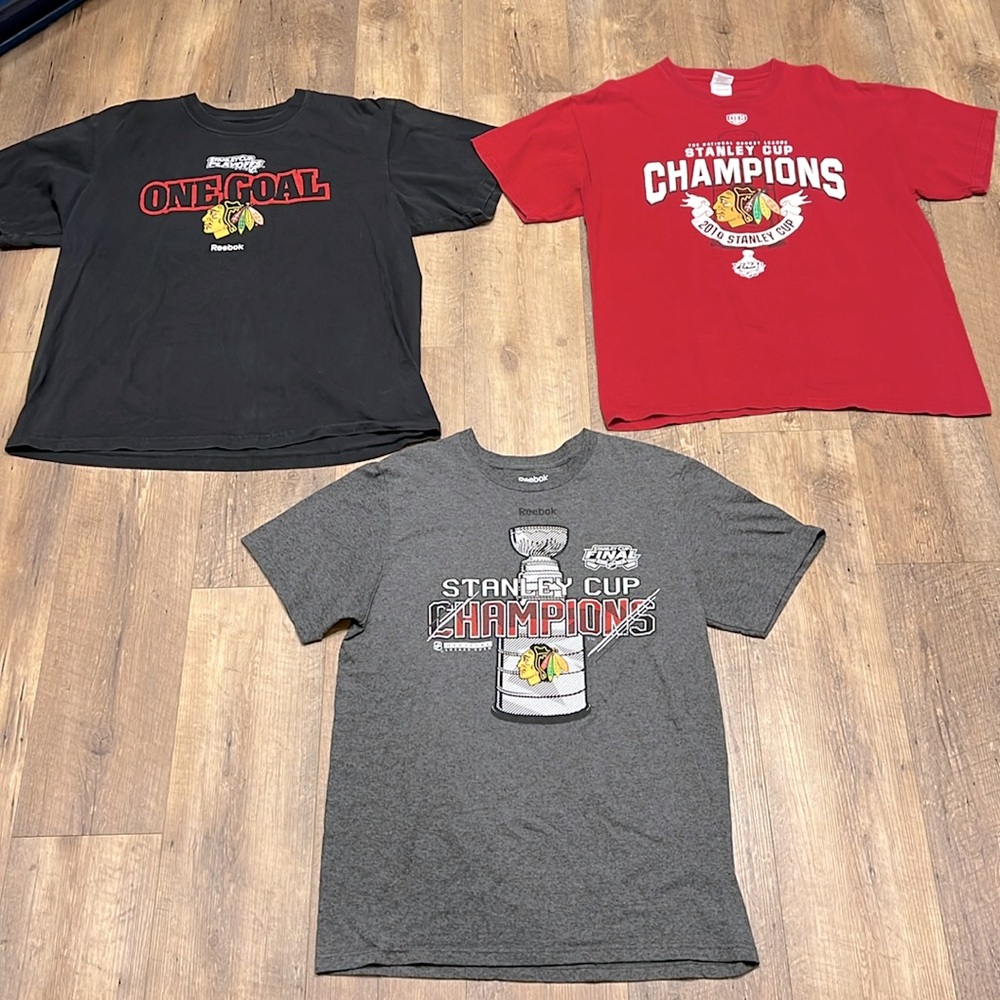 Lot of 3 CHICAGO BLACKHAWKS Stanley Cup Playoffs/Champions t-shirts, 2010 & 2015